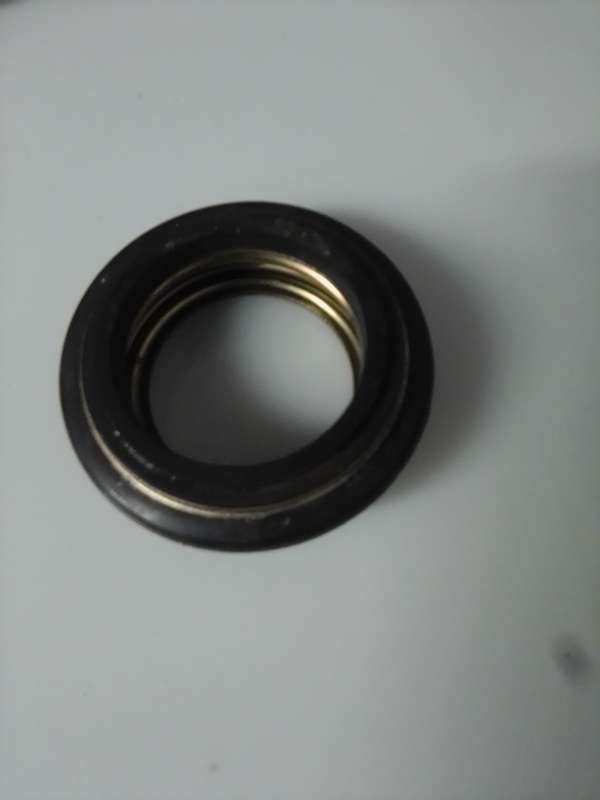 HOOVER FRONT LOADER AND TOP LOADER WASHING MACHINE DRUM / HUB SEALS. TOTAL OF 9.