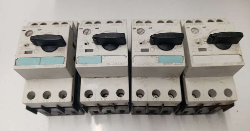 SIEMENS MANUAL MOTOR CONTROLLER / STARTERS.  BIDDING ON ALL 4.