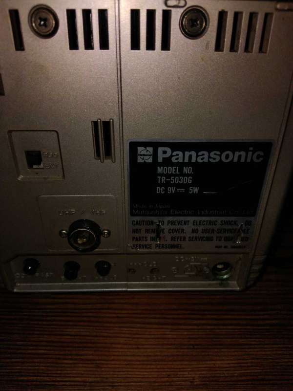 VINTAGE NATIONAL PANASONIC TR 5030G PORTABLE TV ( BLACK AND WHITE  )