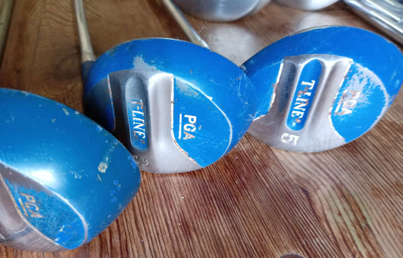 GOLF CLUBS RIGHT HAND AS PER PHOTOS.