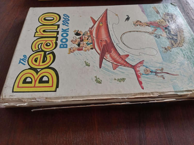 VINTAGE BOYS ANNUALS : THE BEANO BOOK. 1969 & 1970.