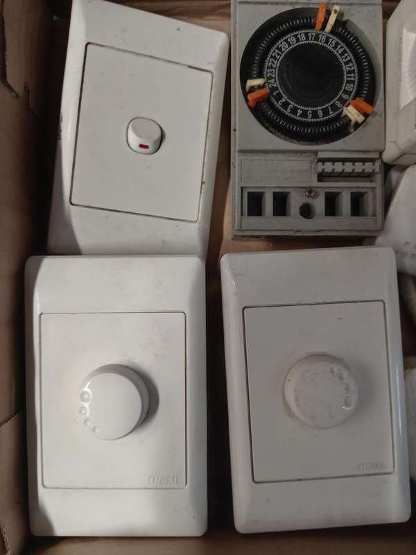 BOX ELECTRICAL TIMERS, DIMMER SWITCH, MULTI PLUGS ETC.