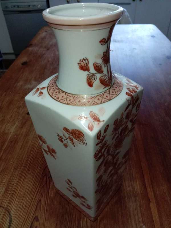 VINTAGE NORLEANS JAPANESE VASES