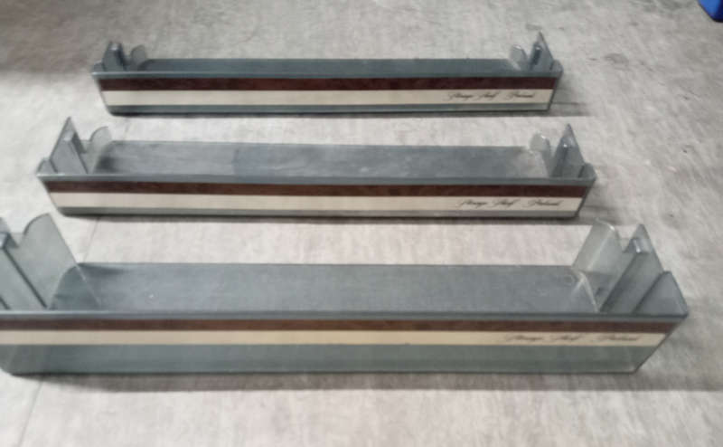 BARLOWS FRIDGE DOOR STORAGE SHELVES. 425mm LENGTH.