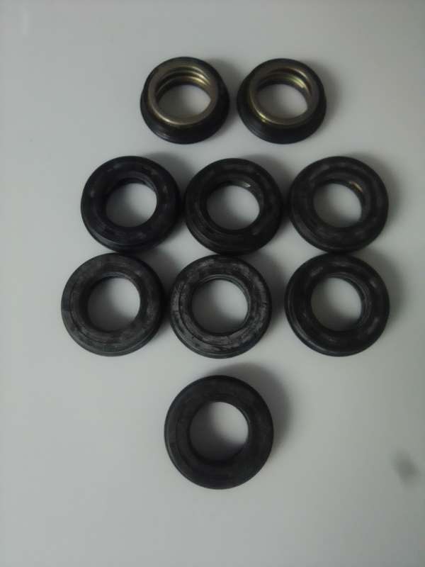 HOOVER FRONT LOADER AND TOP LOADER WASHING MACHINE DRUM / HUB SEALS. TOTAL OF 9.