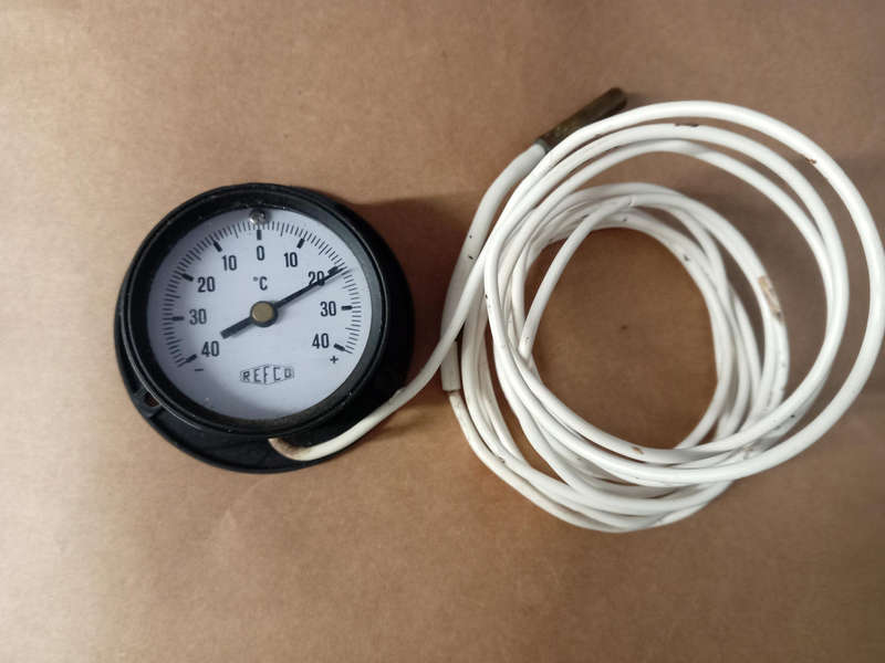 REFCO DIAL THERMOMETER -40 TO +40 DEGREES CELSIUS.