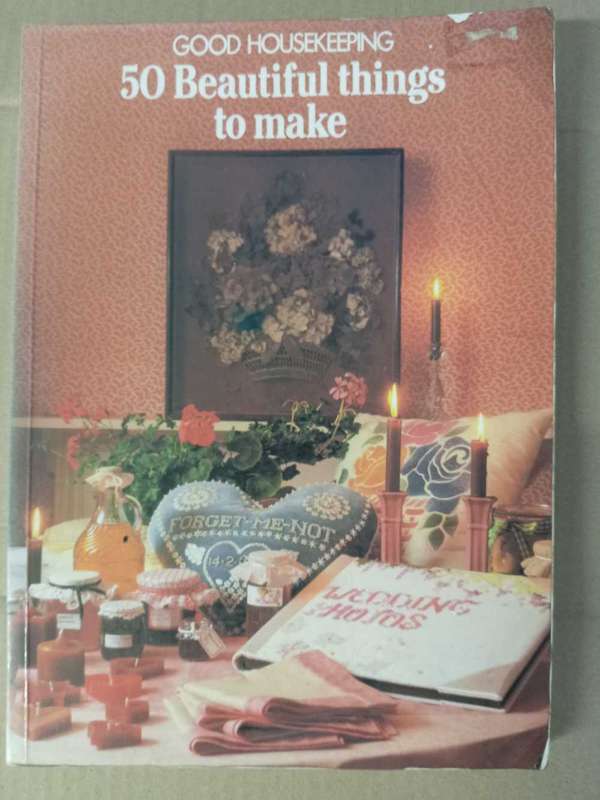 BOOKS : NEEDLEWORK, CANDELWICKING, DECORATING, SCRAPBOOKING, ETC. TOTAL OF 10 BOOKS.