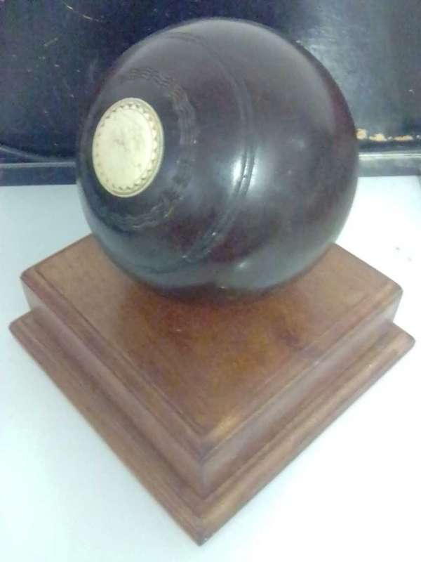 VINTAGE BOWLS TROPHY
