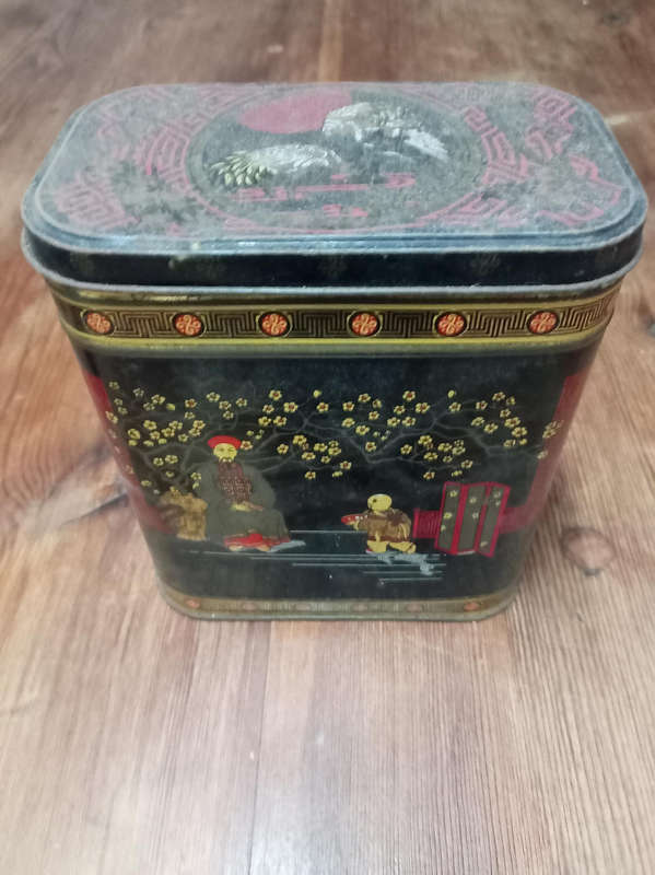 VINTAGE  CHINESE TINS
