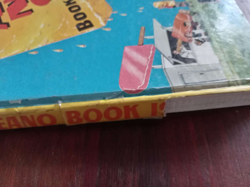 VINTAGE BOYS ANNUALS : THE BEANO BOOK. 1969 & 1970.