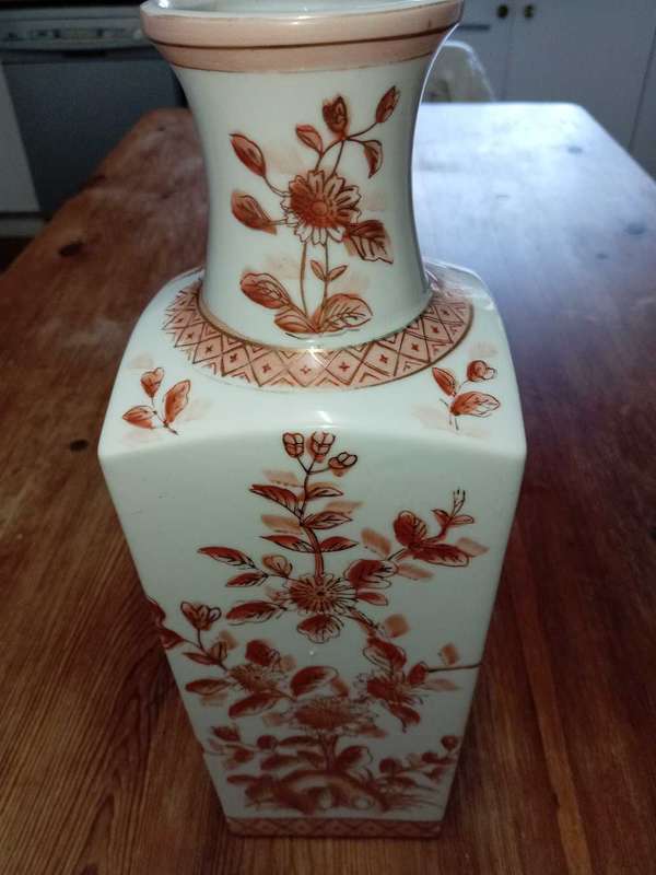 VINTAGE NORLEANS JAPANESE VASES