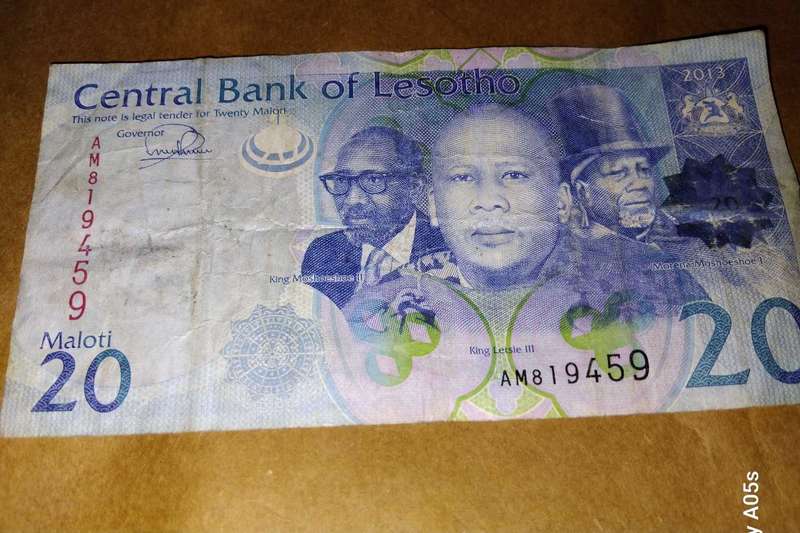 COLLECTORS BANK NOTES :
