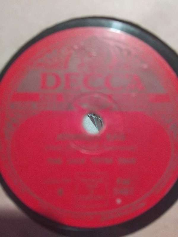 VINTAGE 10 INCH VINYL RECORDS. TEN AS PER DESCRIPTION.