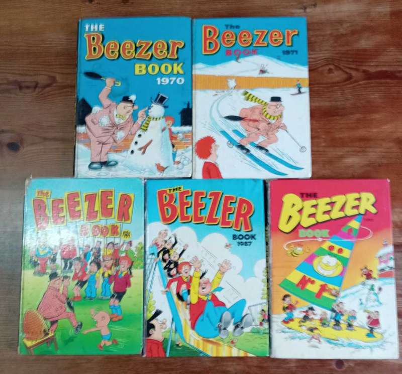 THE BEEZER BOOK ANNUALS. 1970 / 1971 / 1984 / 1987 / 1995.