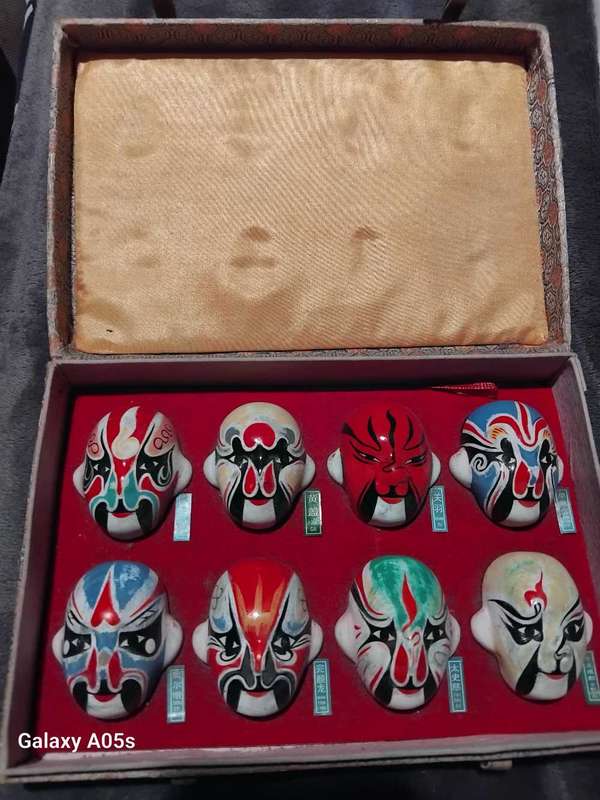 VINTAGE SET OF EIGHT MINIATURE CHINESE OPERA MASKS