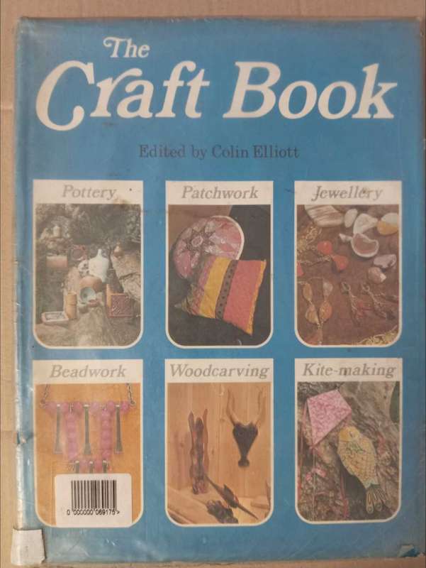 BOOKS : NEEDLEWORK, CANDELWICKING, DECORATING, SCRAPBOOKING, ETC. TOTAL OF 10 BOOKS.