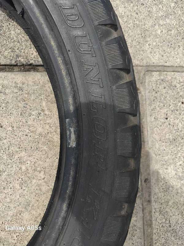Dunlop Tyre : K181 TT 100  4.25/85 H18 ( 110/90 H18 ) REAR WHEEL.