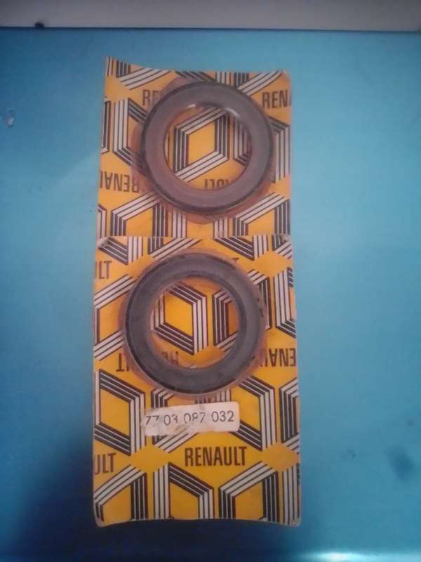 RENAULT TRANSMISSION AXLE SHAFT / DIFFERENTIAL SEAL PART NO` 7703087032 ( 36 X 54 X 7,5 )