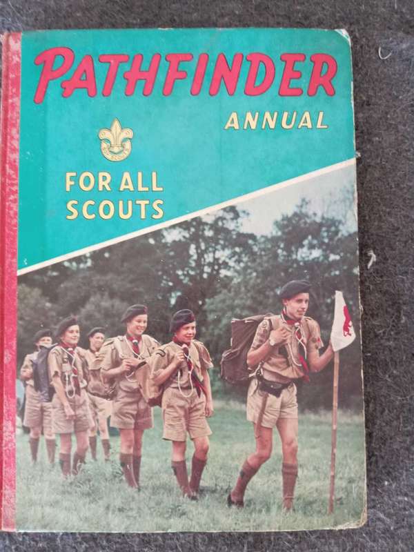 BOY'S VINTAGE ANNUALS AS PER PHOTOS.
