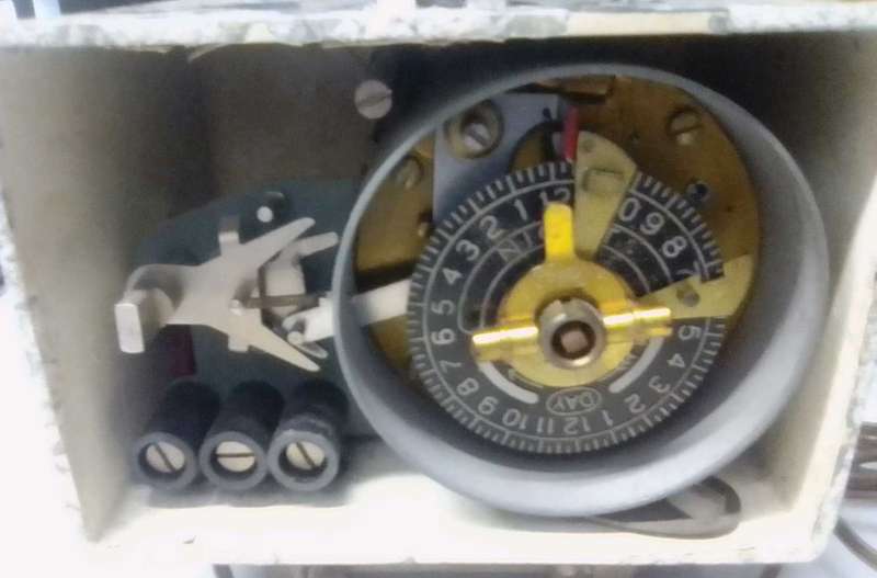 VINTAGE TIME SWITCH : THE HORSTMANN GEAR CO. LTD. TYPE : E/EW. MAKERS NO : C 4412