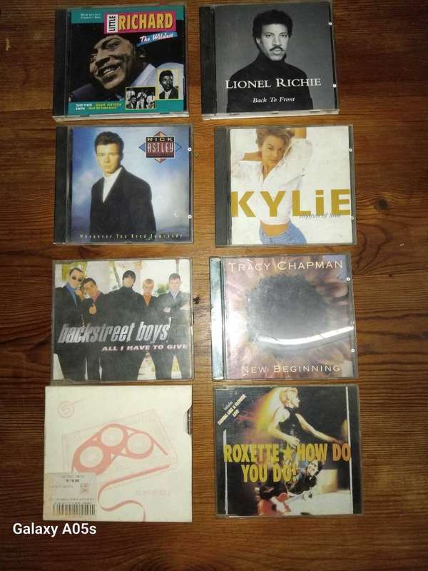 CD'S : TOTAL OF 8 AS PER PHOTOS