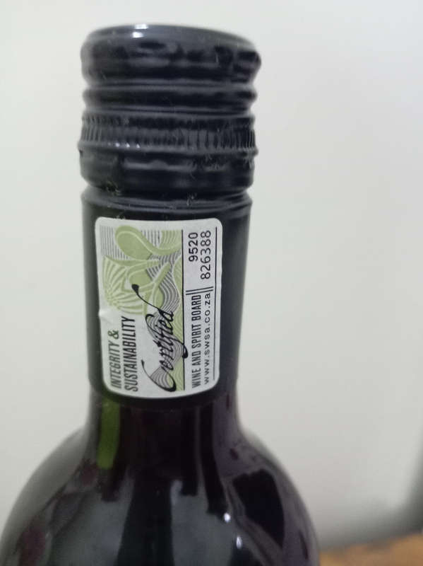 WINE : 5 BOTTLES CABERNET SAUVIGNON / MERLOT. TWO OCEANS AND STONEDALE. 2020 AND 2021.