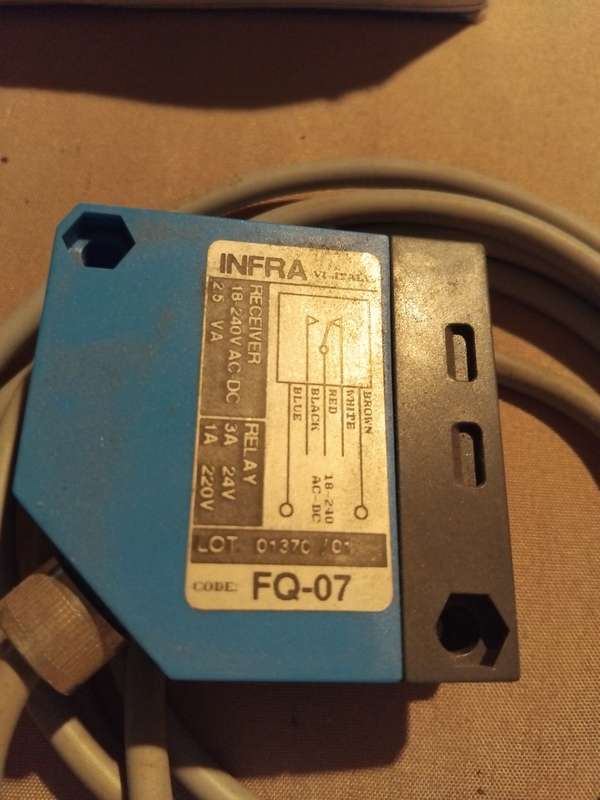 INFRA ELECTRONIC SENSORS : FQ-07 ( PHOTO ELECTRIC RECEIVER )