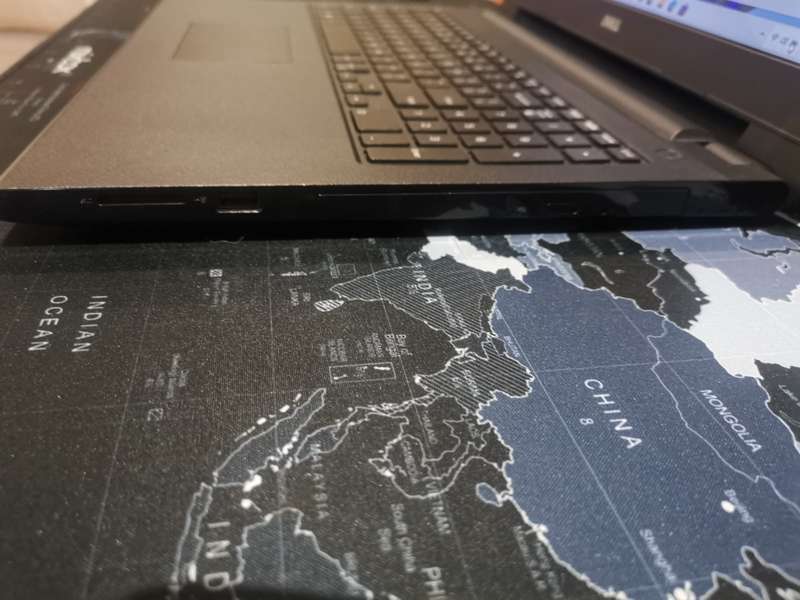 Dell inspiron 3542 i3 4005u 8 GB RAM 250 GB SSD