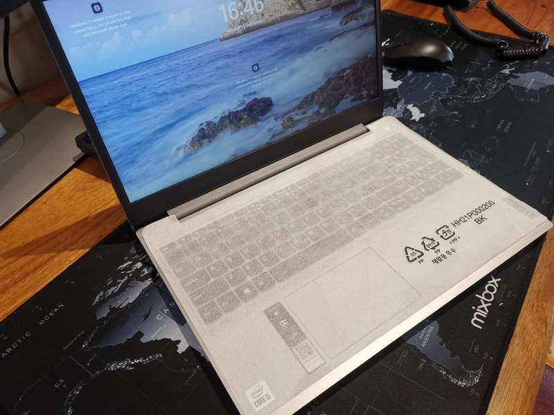 (New open box ) Lenovo IdeaPad 3 15IML05 15.6-FHD - Core i5-10210U 256 SSD+1TB HDD 12GB RAM