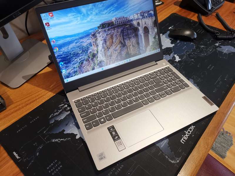 (New open box ) Lenovo IdeaPad 3 15IML05 15.6-FHD - Core i5-10210U 256 SSD+1TB HDD 12GB RAM