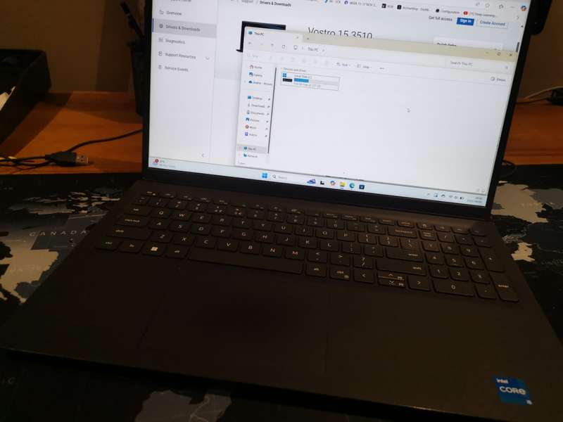 Dell Vostro 3510 15.6-inch Core i5-1135G7 16GB RAM 256GB SSD Win 11 Pro Laptop N8803VN3510EMEA01