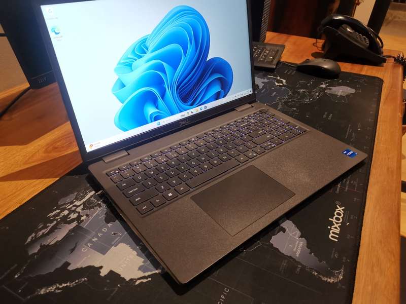 Dell Latitude 3520 15.6-inch Core i5-1165G7 8GB RAM 256GB SSD Win 10 Pro Laptop N028L352015EMEA