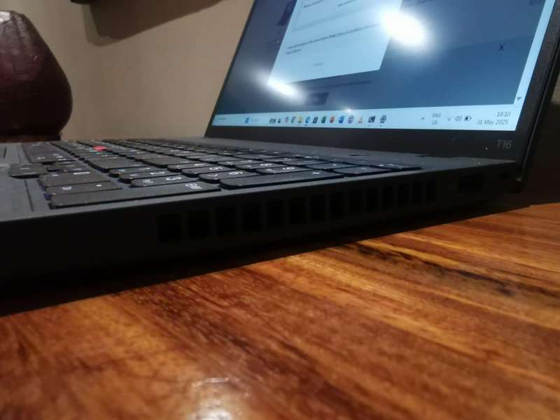 Lenovo ThinkPad T16 16-inch WUXGA Laptop - Intel Core i5-1235U 256GB SSD 8GB RAM Windows 11 Pro 21BV