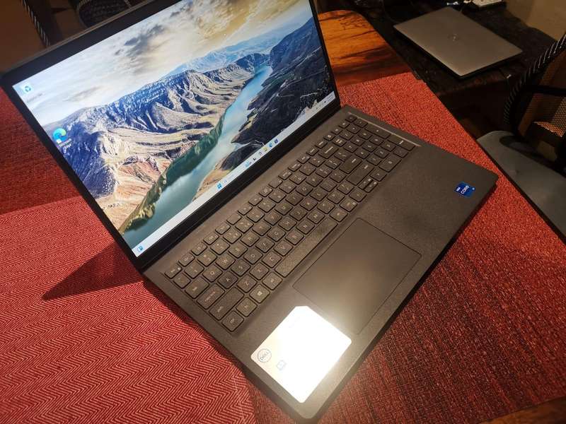 DELL INSPIRON 3511 | i7 11th gen | 8GB | 512GBSSD | 15.6" FHD Notebook