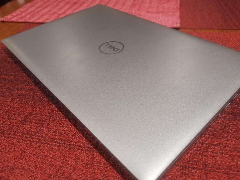 Dell Latitude 5520 15.6-inch Core i5-1145G7 16GB RAM 512GB SSD Win 10 Pro Laptop LTE