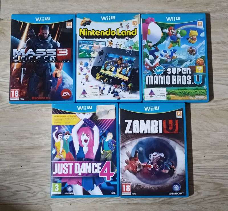 Nintendo Wii U Console with 5 games