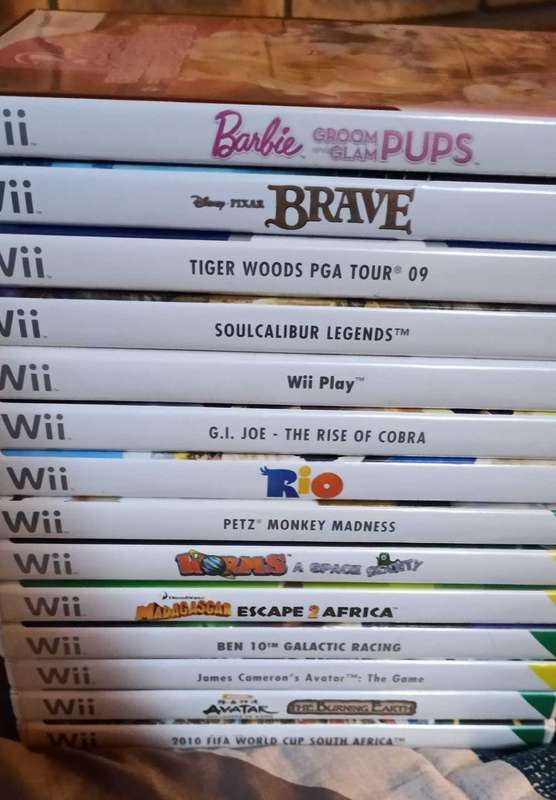 Nintendo Wii boxed console with 16 games