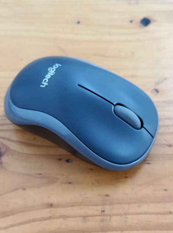 Logitech Mouse (Model M185)