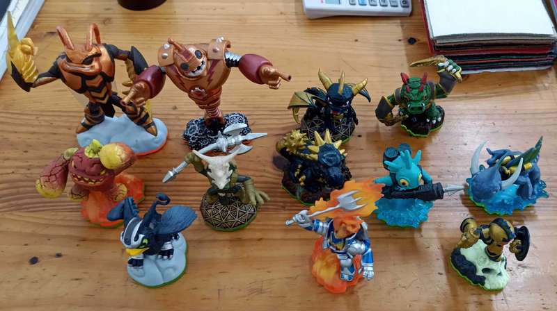 Skylanders Bundle (11 Characters)