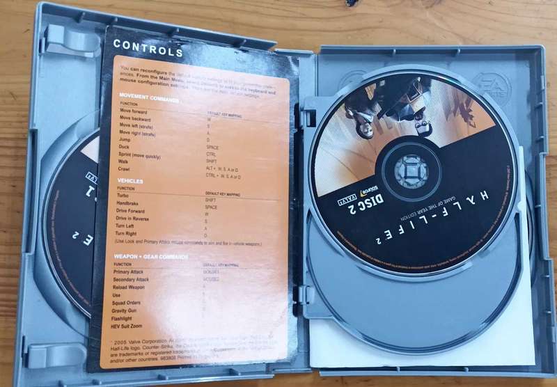 Half - Life 2 Game of the Year Edition for PC