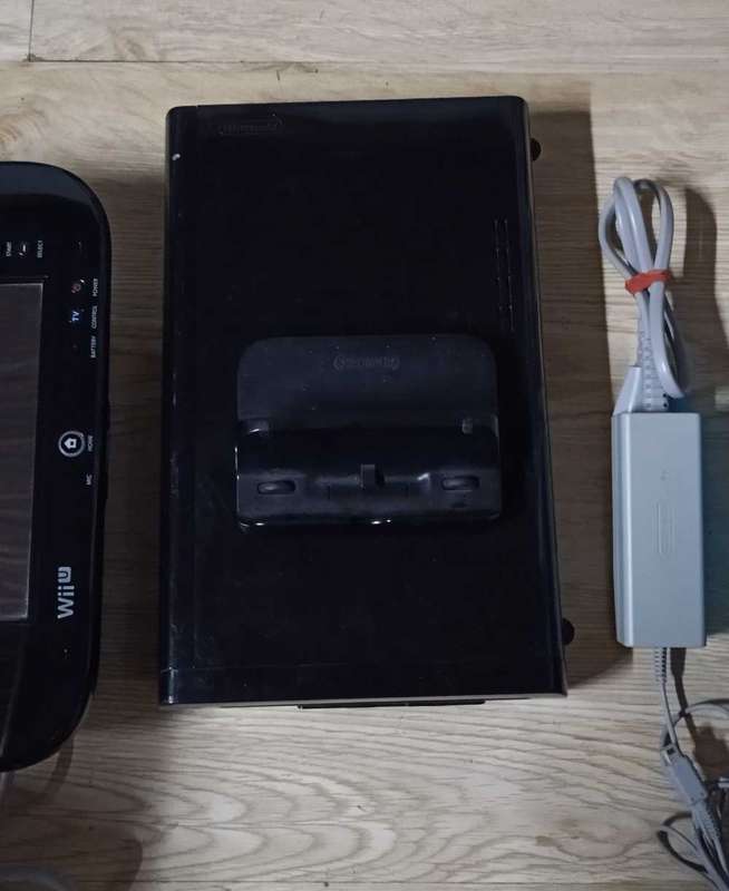 Nintendo Wii U Console with 5 games