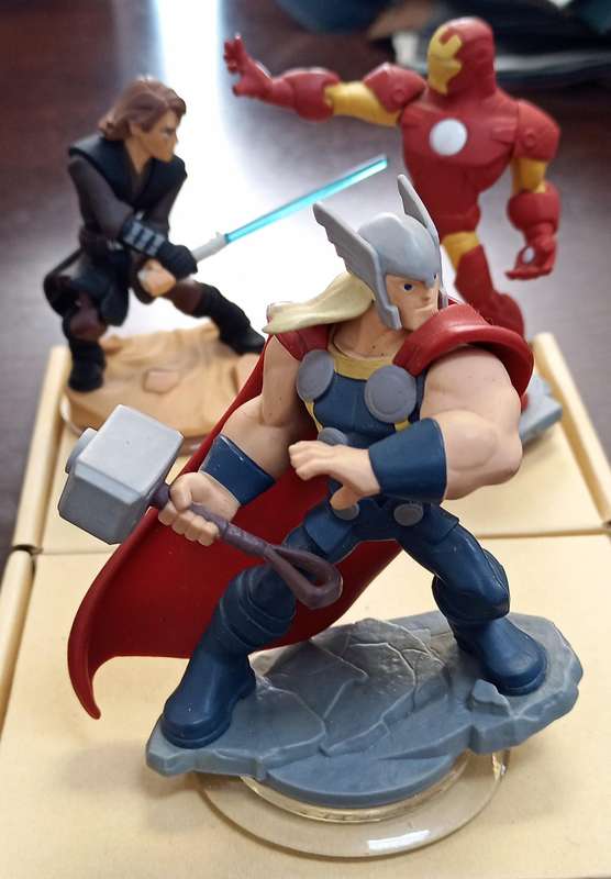 Disney Infinity bundle 3 X Figurines