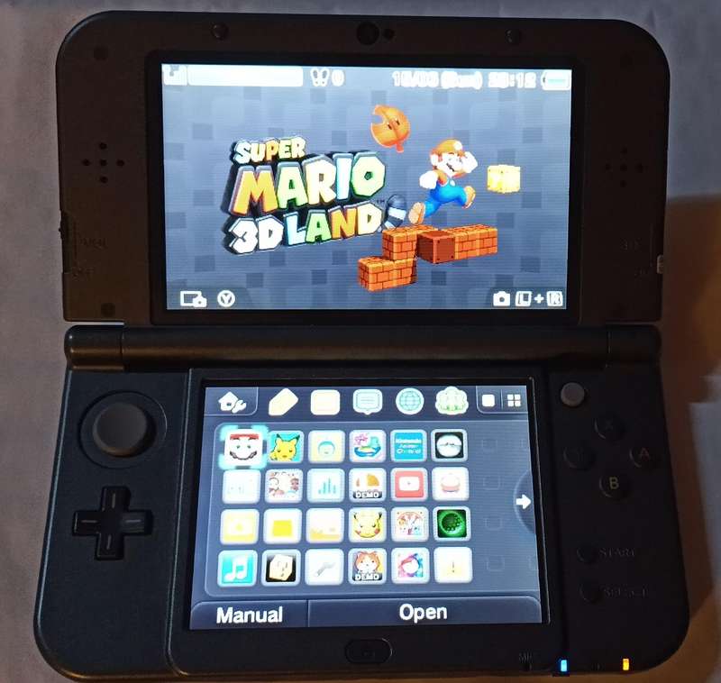 "New" Nintendo 3DS XL Console with extras