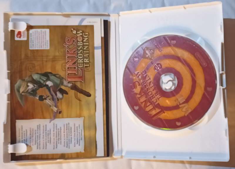Wii Zapper gun in box with game