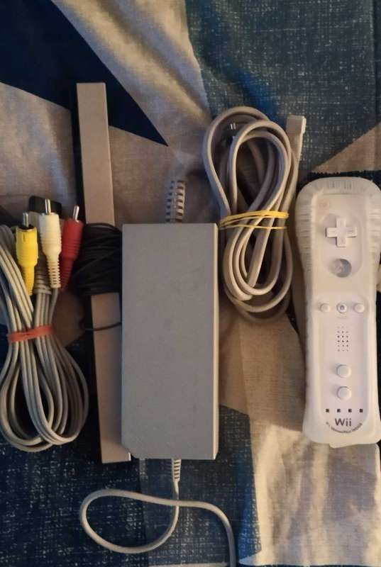 Nintendo Wii boxed console with 16 games