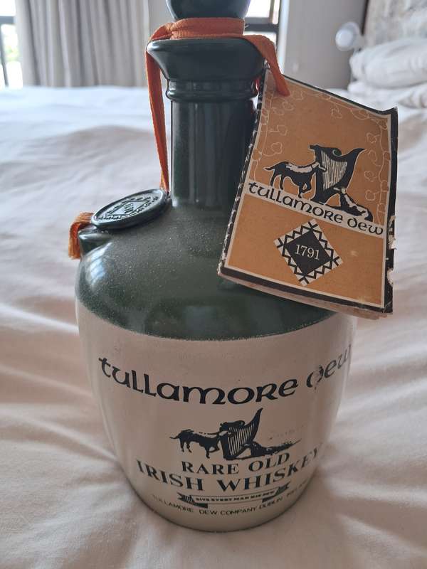 TULLAMORE DEW JUG 1970 FULL & SEALED