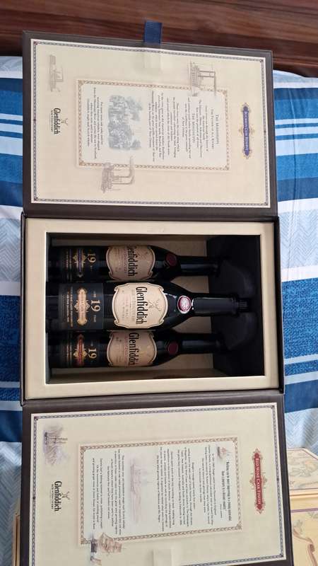 GLENFIDDICH 19 YEAR OLD SET   AGE OF DISCOVERY  20ML BOTTLES