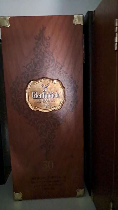 Glenfiddich 30 Year Old (Old Bottling) wooden box