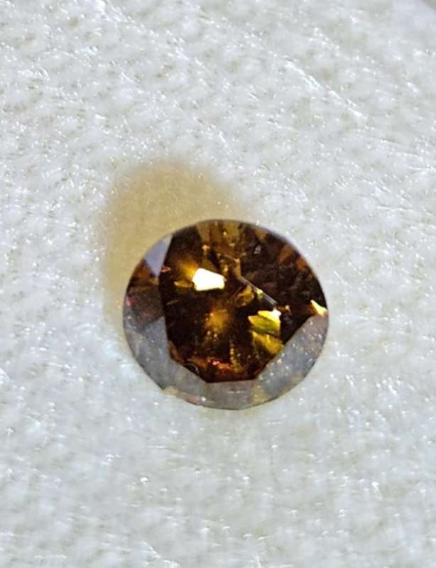 Diamond - 0.54ct - Fancy Vivid Orange Brown