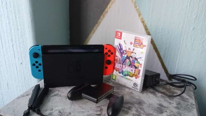 Nintendo Switch 32GB with accessories and bonus game